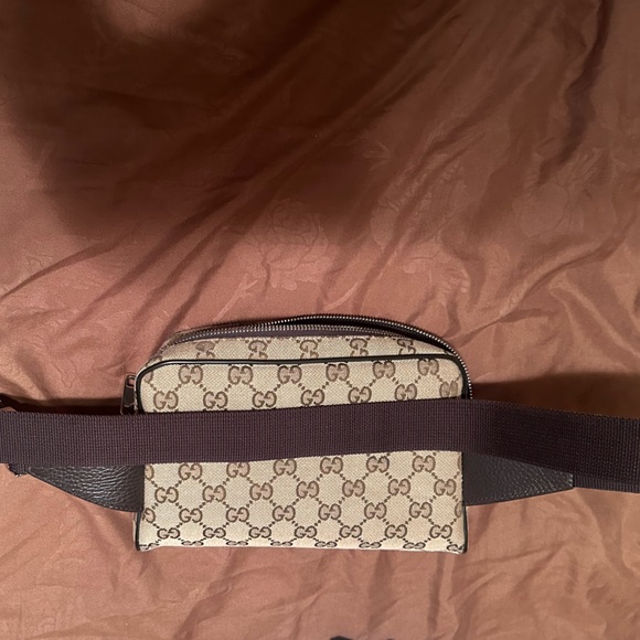Gucci beige/brown GG
canvas Crossbody Fanny Pack - Picture 9 of 9